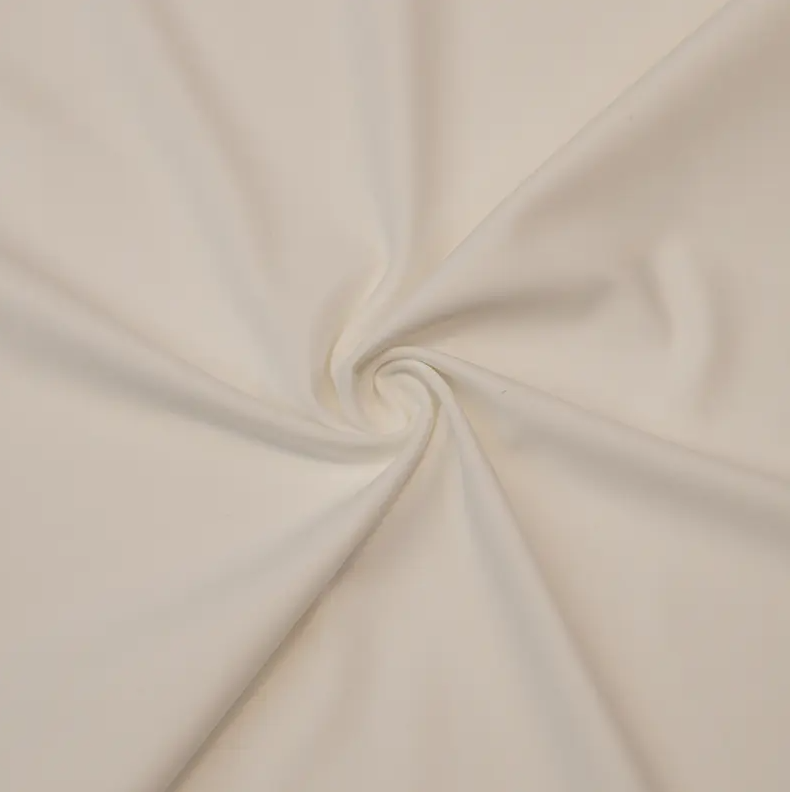 ¿Se puede lavar a máquina la tela de nailon reciclado?